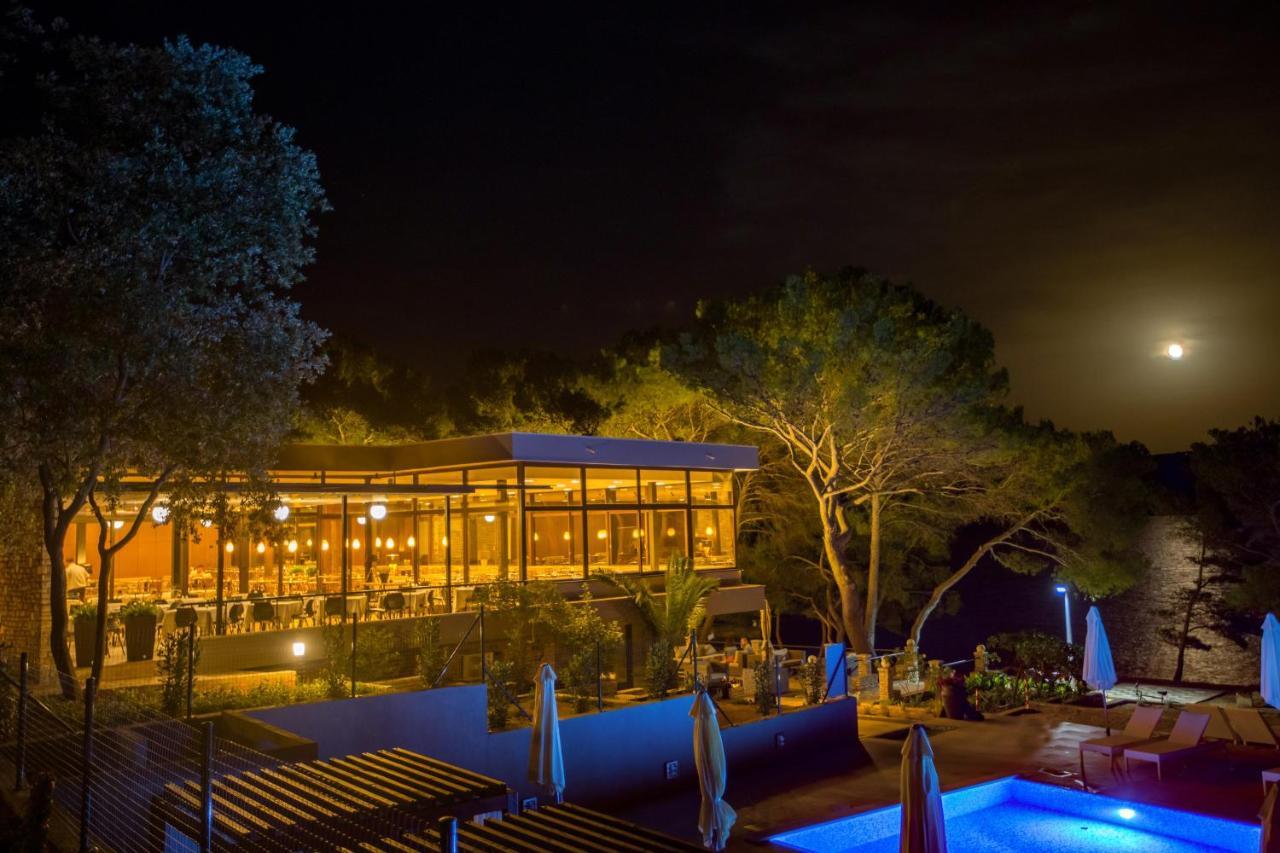 Aminess Younique Senses Resort Врбоска Экстерьер фото