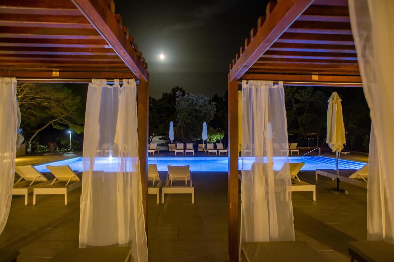 Aminess Younique Senses Resort Врбоска Экстерьер фото