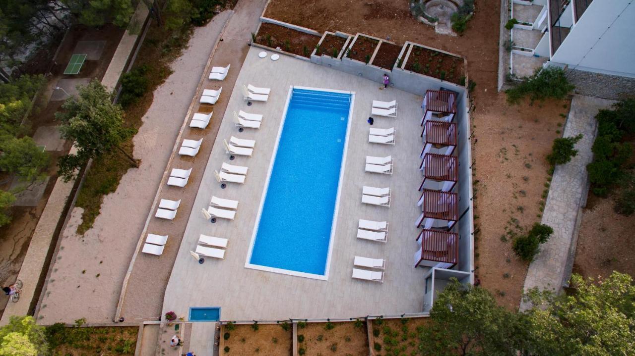 Aminess Younique Senses Resort Врбоска Экстерьер фото