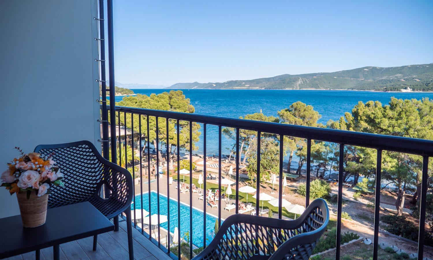 Aminess Younique Senses Resort Врбоска Экстерьер фото
